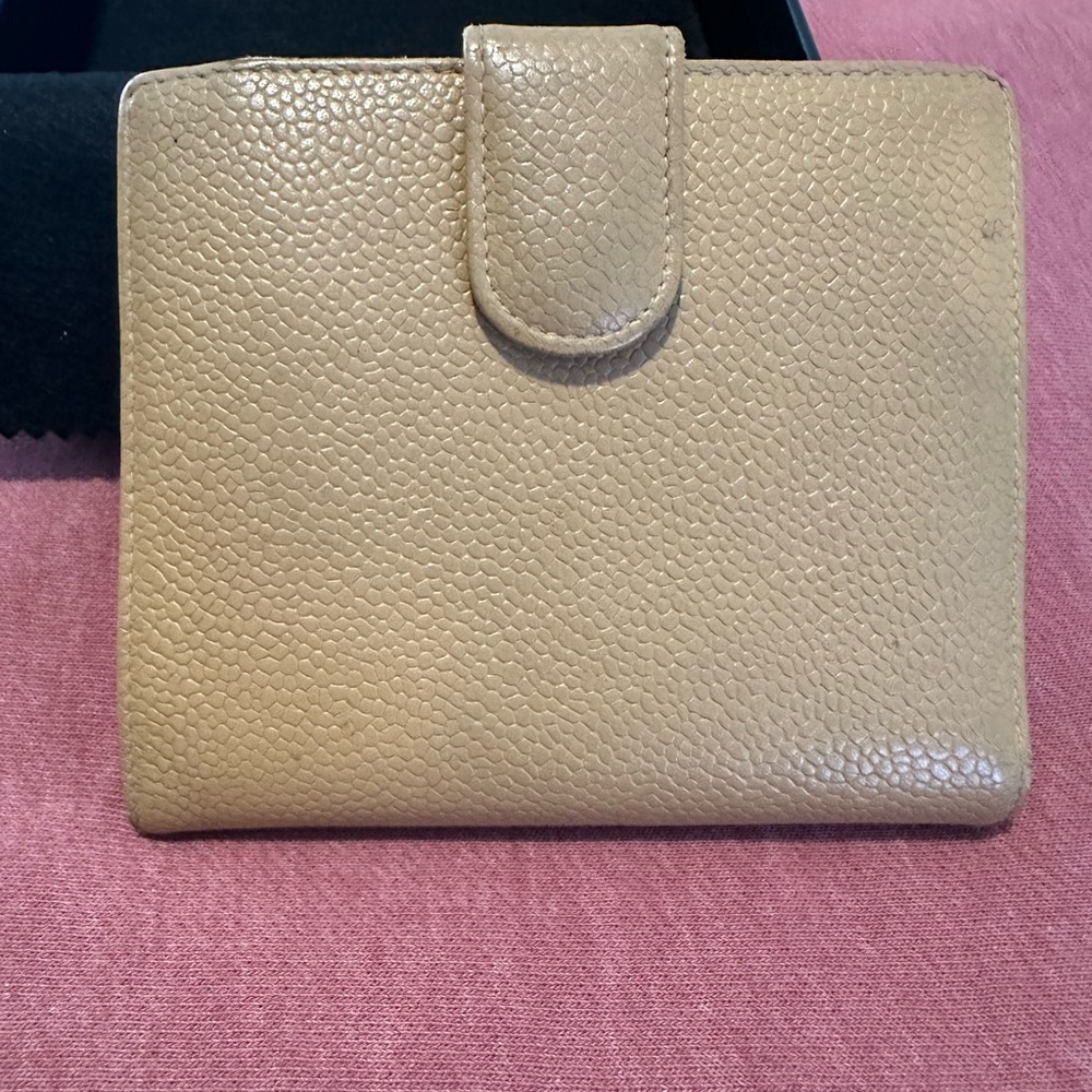 CHANEL Beige Leather wallet - Picture 4 of 13
